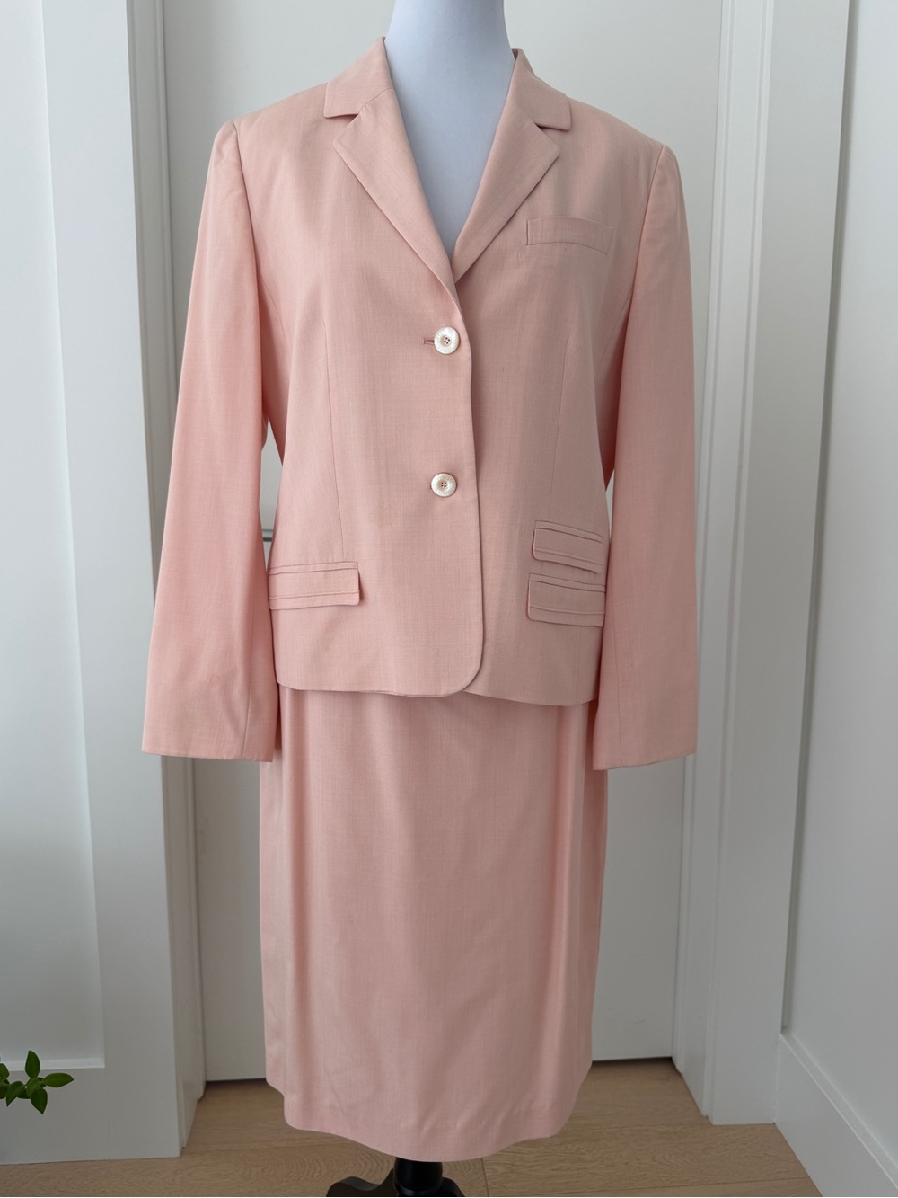 LOUIS FERAUD Vintage Two Piece Jacket Skirt Set Pastel Pink Dressy Business Chic